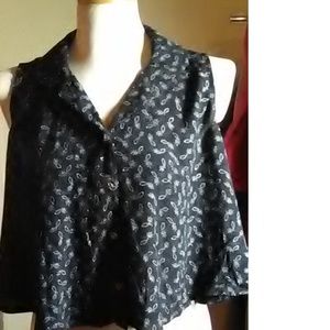 Desert West Black White Print Crop Top Size S